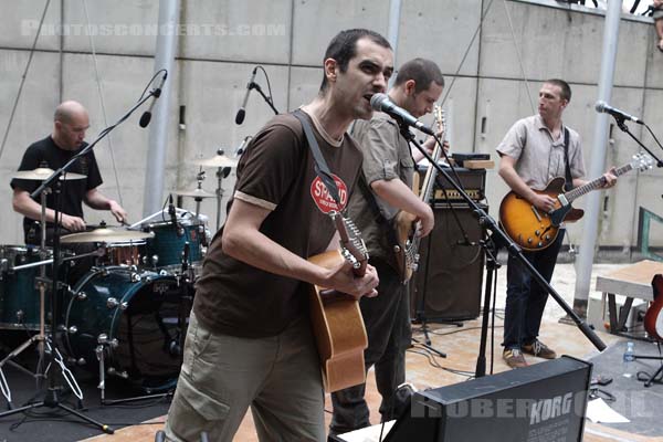 ZERO - 2007-06-10 - PARIS - Parc de la Villette - Eric Aldéa - Franck Laurino - François Cuilleron - Ivan Chiossone